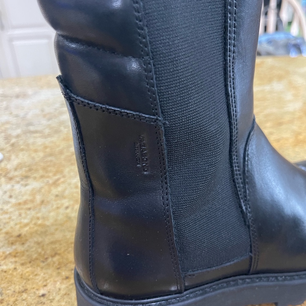 Vagabond Black Leather Chelsea Boots brand new euro size 39. US size 8.5-9 - Picture 7 of 12